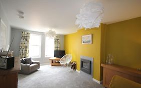 Two Bedroom, Ground Floor Apartment, Ideally Located Close To The Centre Of Dartmouth
